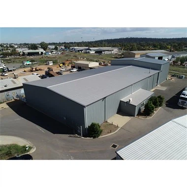 Cobertizo de estructura de acero